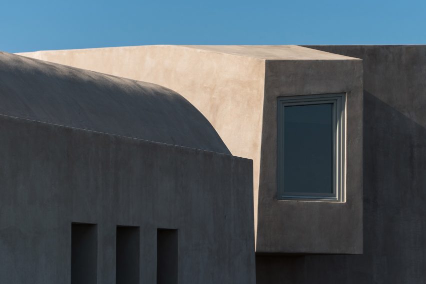 House in Pyrgos by Kapsimalis Architects
