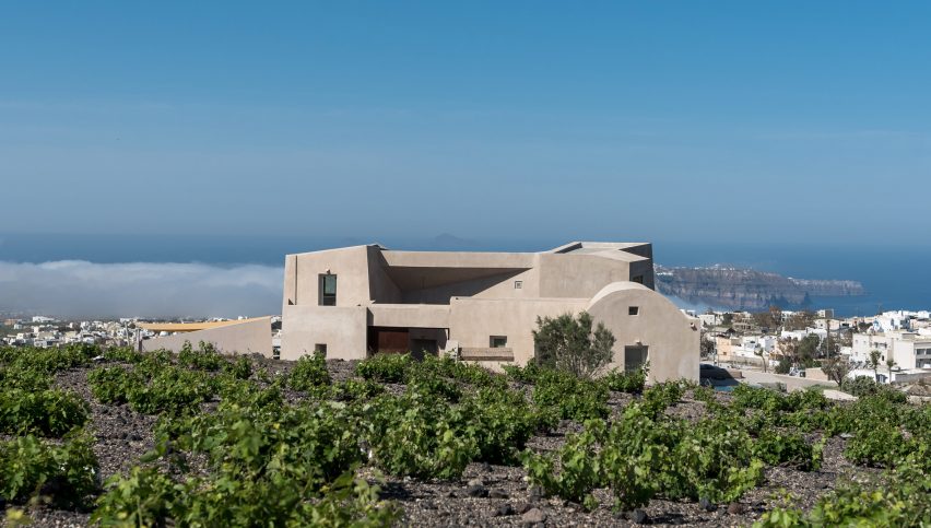 House in Pyrgos by Kapsimalis Architects