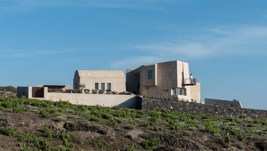 House in Pyrgos by Kapsimalis Architects