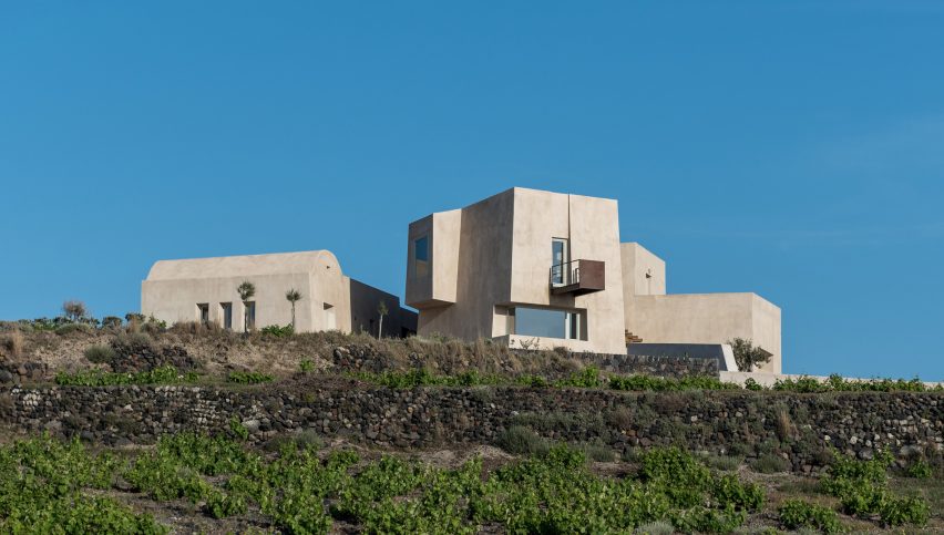 House in Pyrgos by Kapsimalis Architects