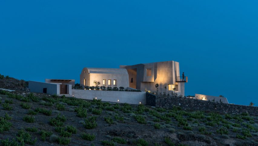 House in Pyrgos by Kapsimalis Architects