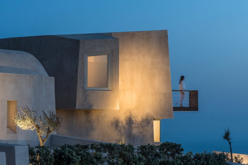 House in Pyrgos by Kapsimalis Architects