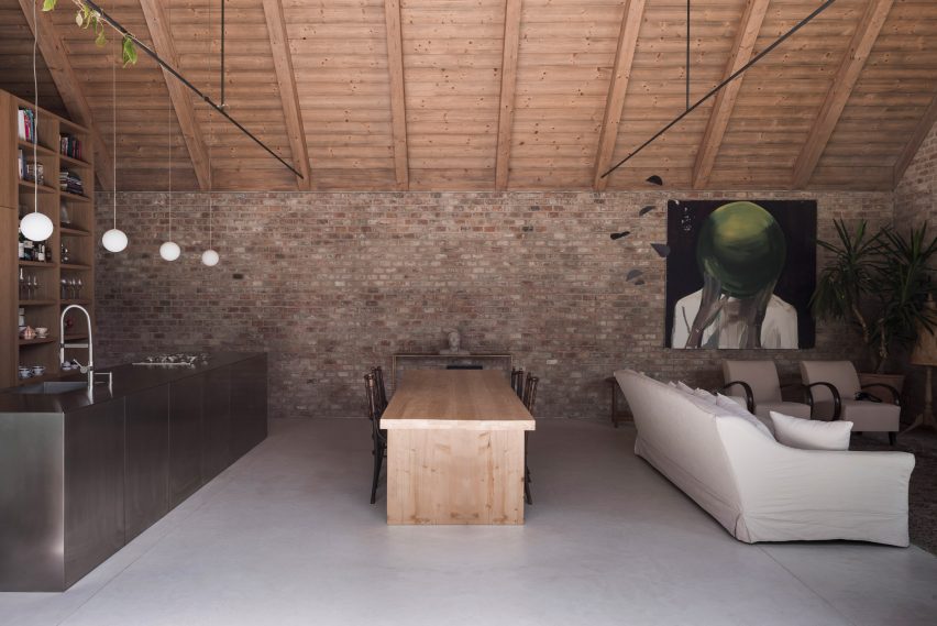 House V designed by Martin Skoček