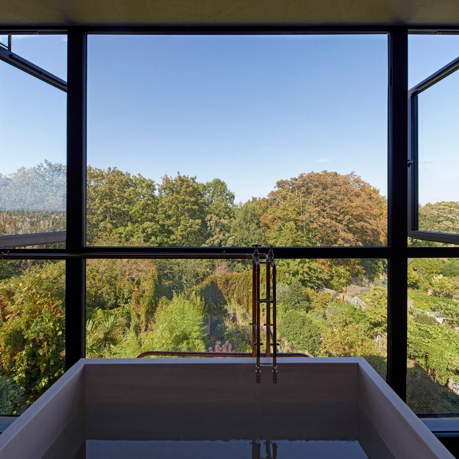 London loft extension for Edmund Sumner and Yuki Sumner by Szczepaniak Astridge