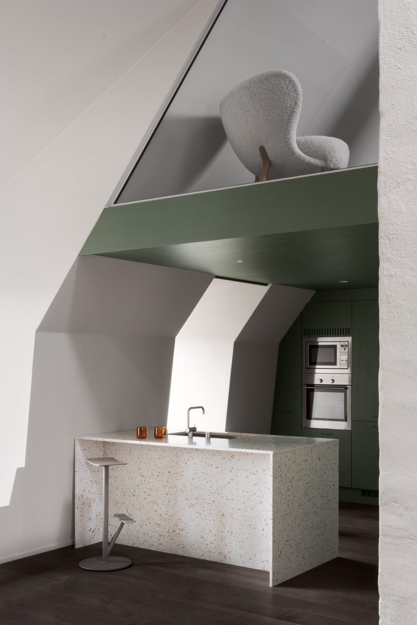 The Mantelpiece Loft by Note Design Studio