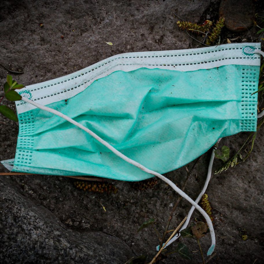 Disposable masks contain single-use plastic