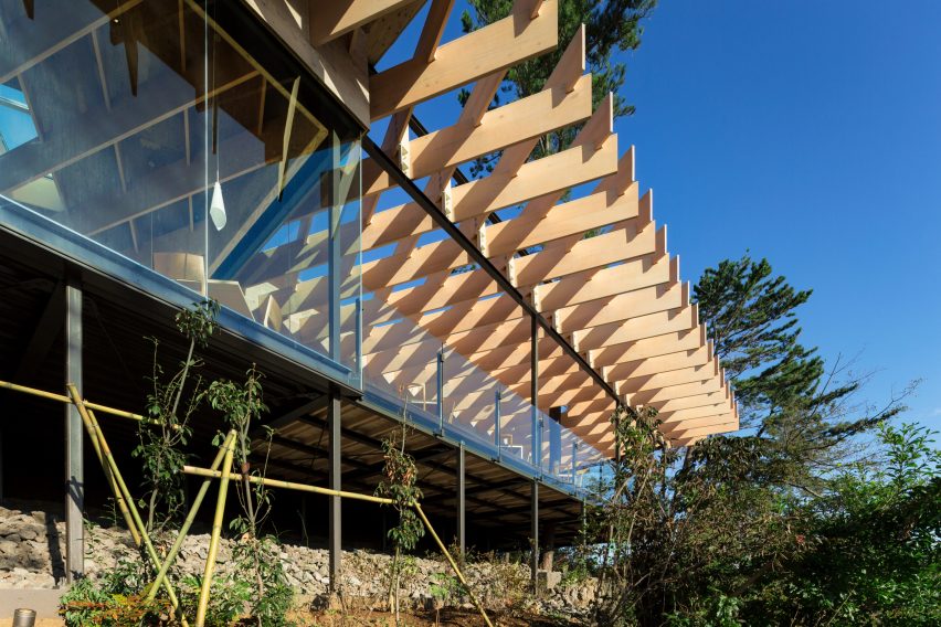 Mikuni Izukogen restaurant by Kengo Kuma