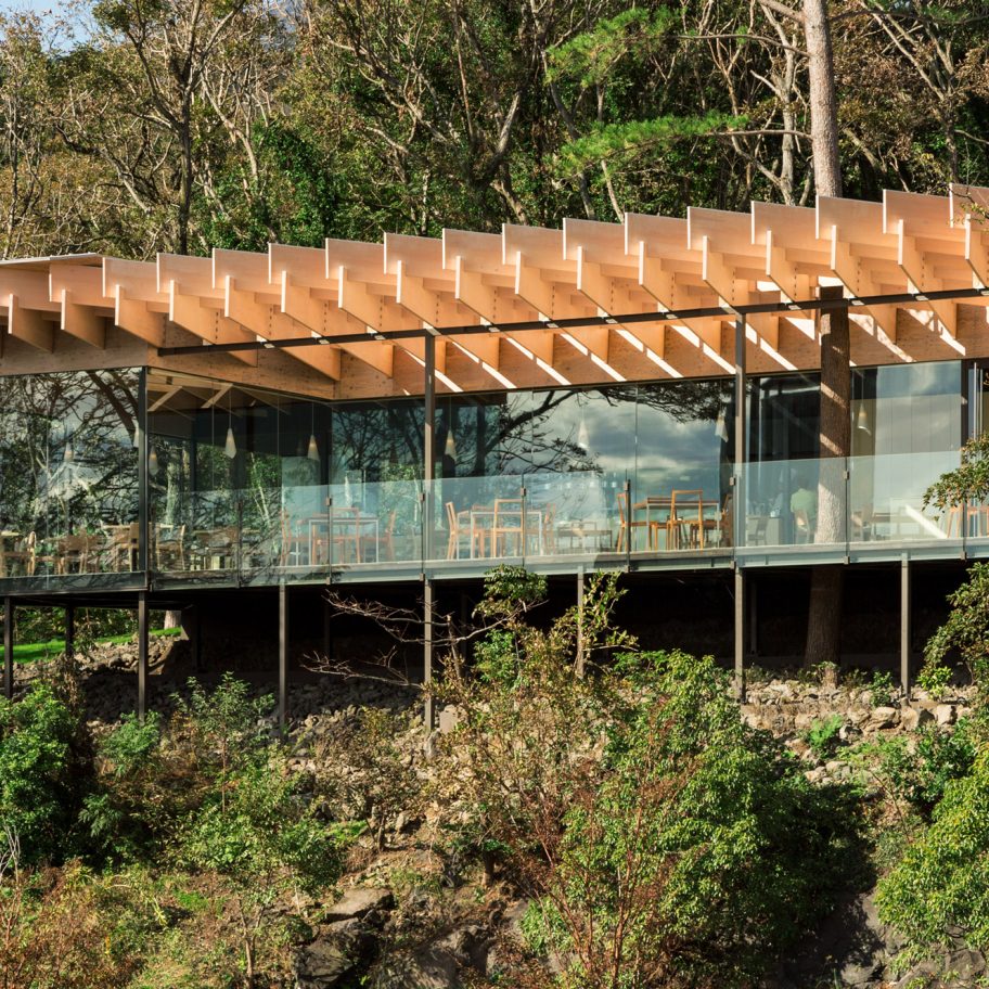 Mikuni Izukogen restaurant by Kengo Kuma