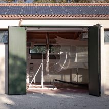 Movie captures making of Neri Oxman pavilion spun by 17,532 silkworms