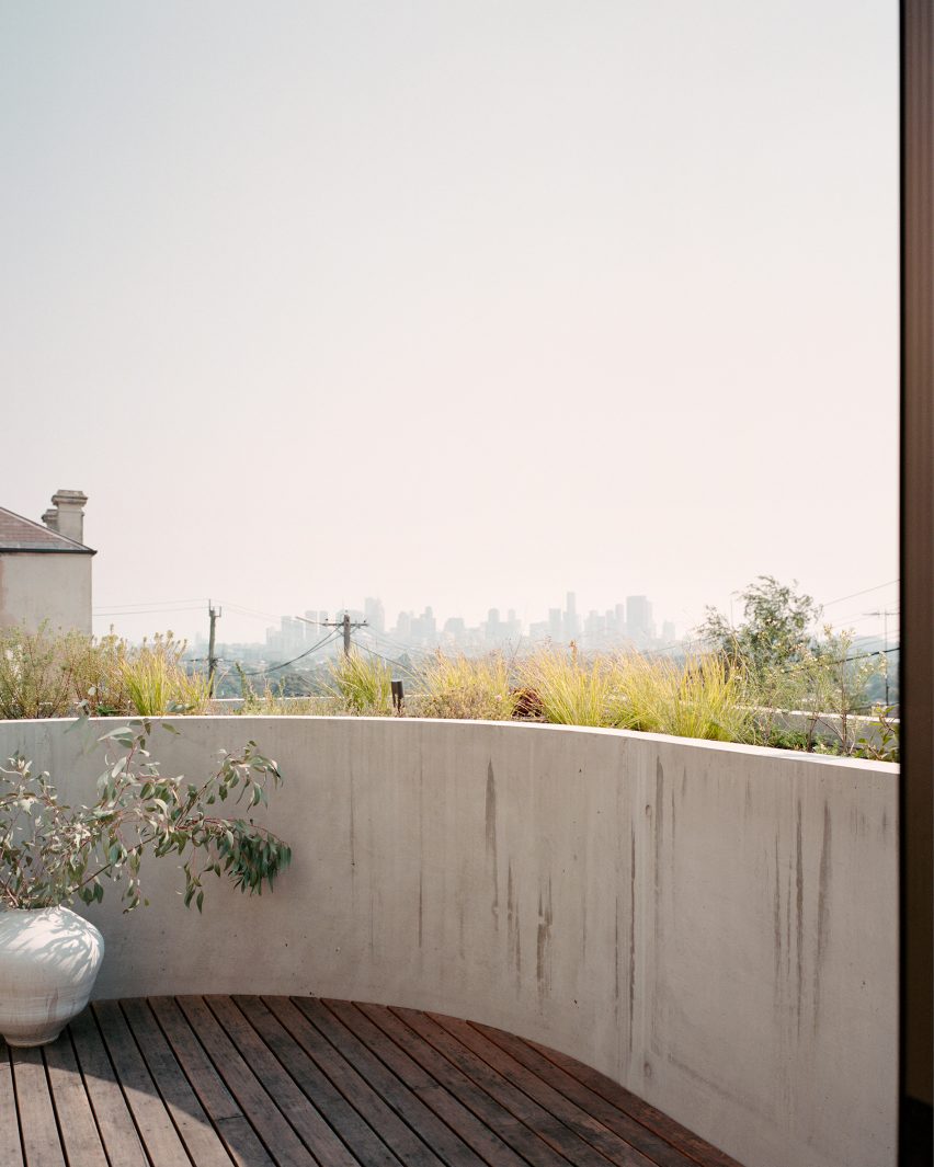 Ruckers Hill House by Studio Bright