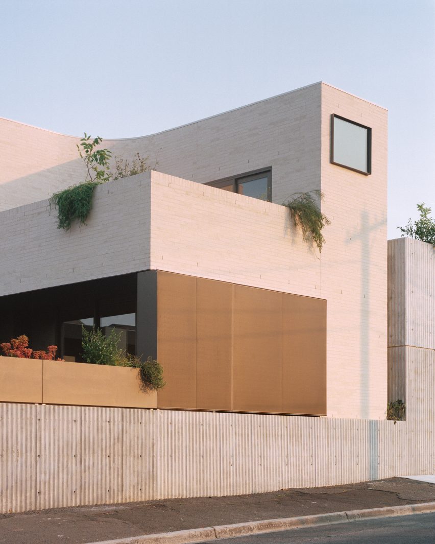 Ruckers Hill House by Studio Bright