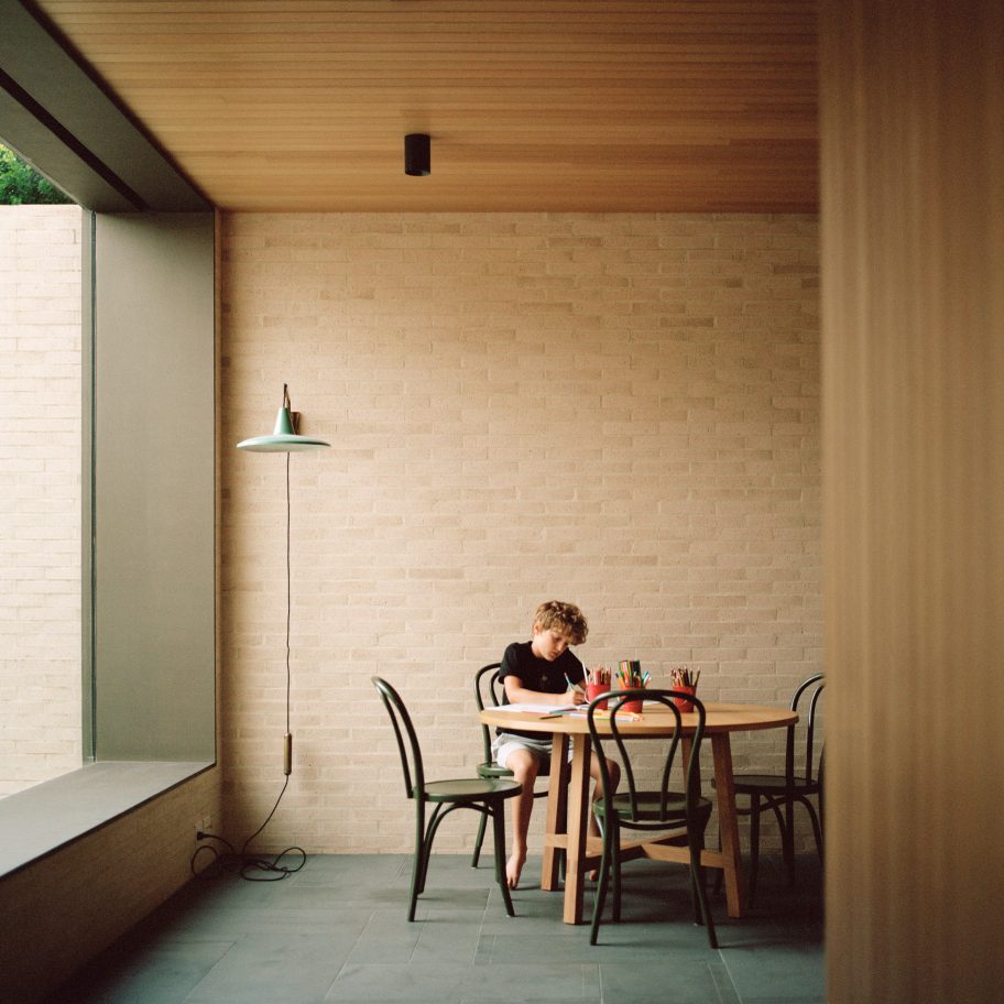 Ruckers Hill House by Studio Bright