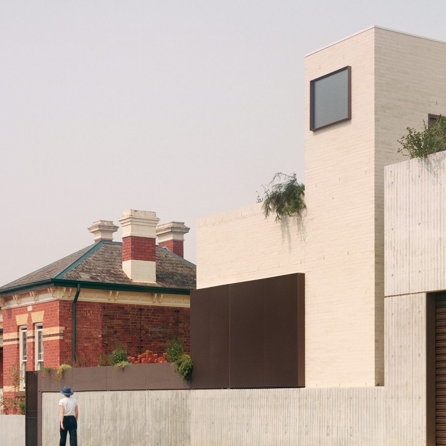 Ruckers Hill House by Studio Bright