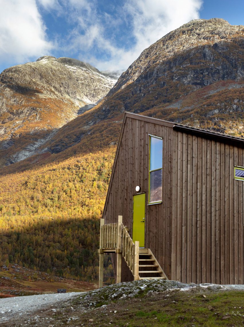 Tungestølen Tourist Cabin at Jostedalen glacier in Norway by Snøhetta