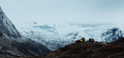 Tungestølen Tourist Cabin at Jostedalen glacier in Norway by Snøhetta