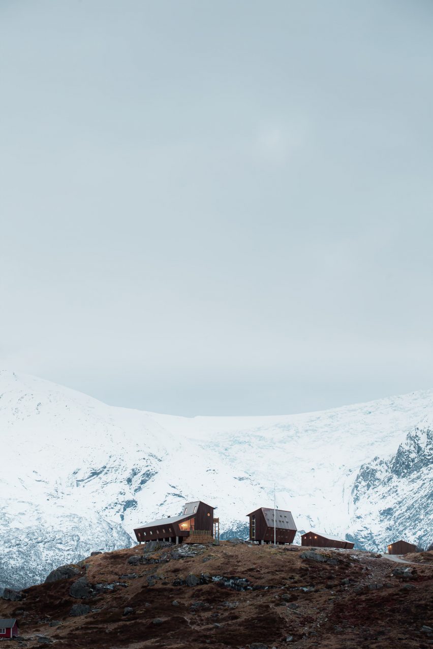 Tungestølen Tourist Cabin at Jostedalen glacier in Norway by Snøhetta