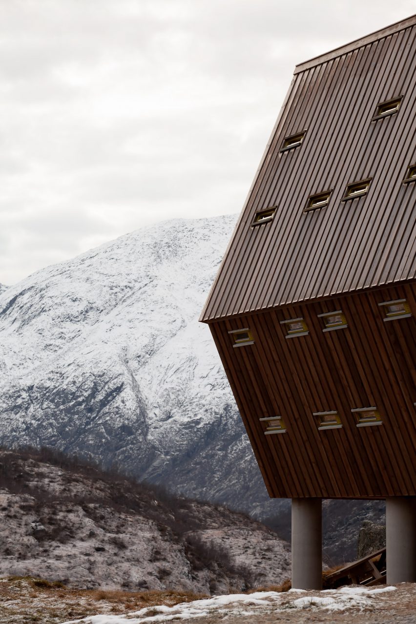 Tungestølen Tourist Cabin at Jostedalen glacier in Norway by Snøhetta