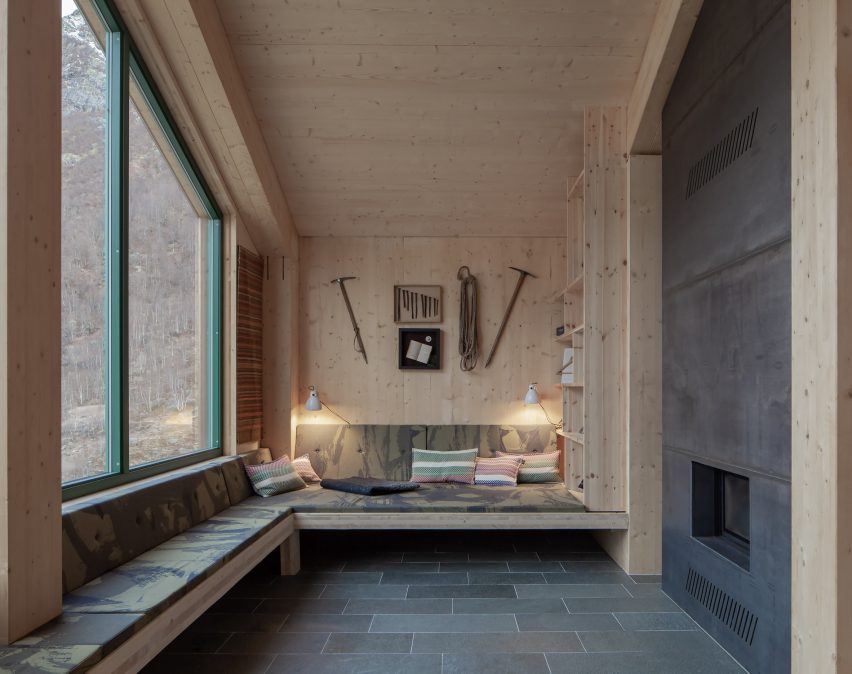 Tungestølen Tourist Cabin at Jostedalen glacier in Norway by Snøhetta
