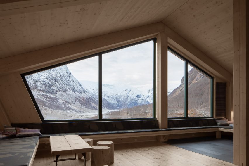 Tungestølen Tourist Cabin at Jostedalen glacier in Norway by Snøhetta