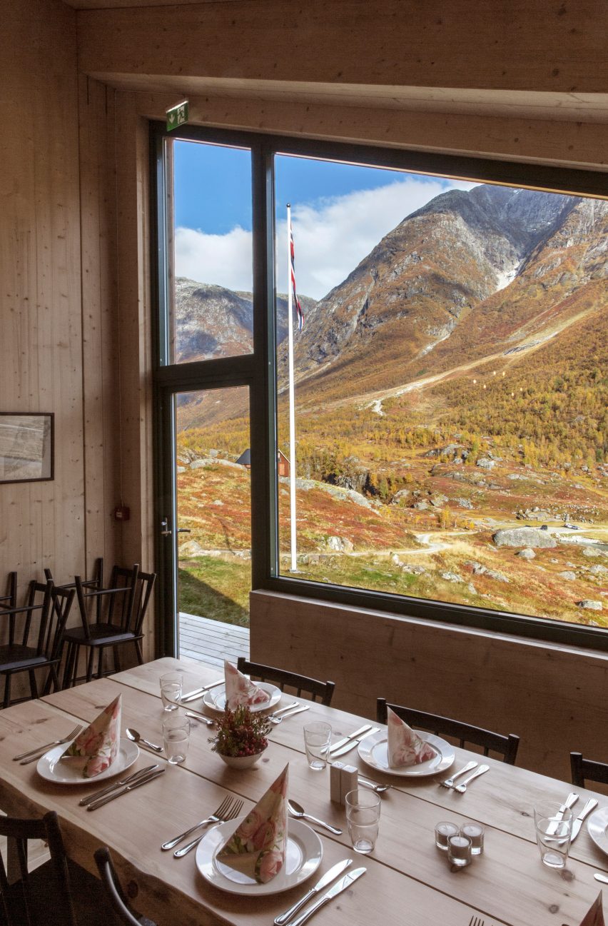 Tungestølen Tourist Cabin at Jostedalen glacier in Norway by Snøhetta