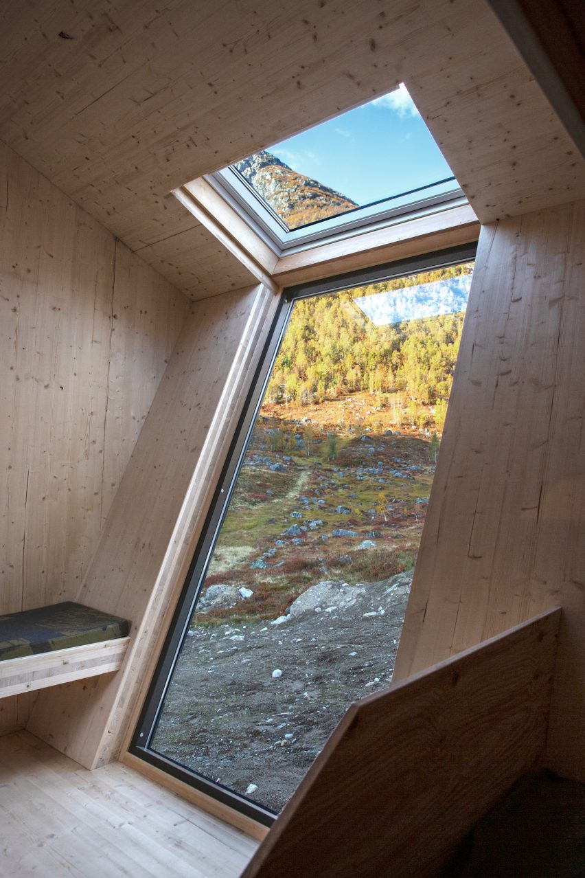 Tungestølen Tourist Cabin at Jostedalen glacier in Norway by Snøhetta