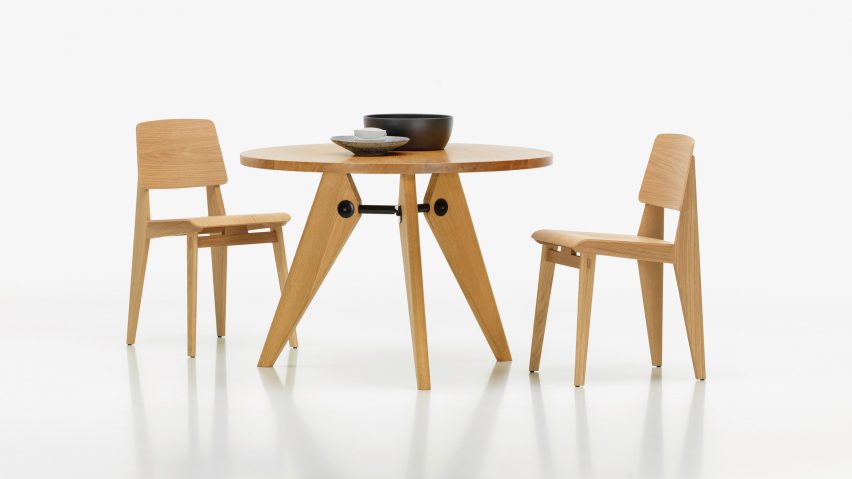 Chaise Tout Bois by Vitra