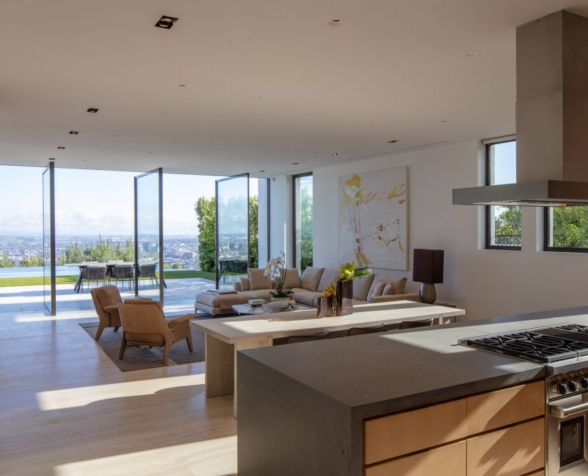 1471 Forest Knoll by Standard Architecture