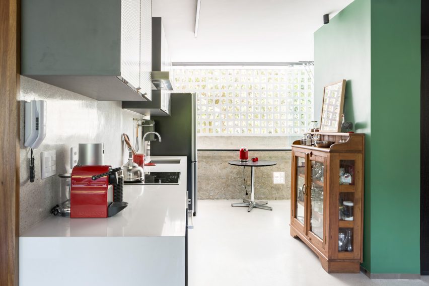 308 Apartment by Debaixo do Bloco Arquitetura