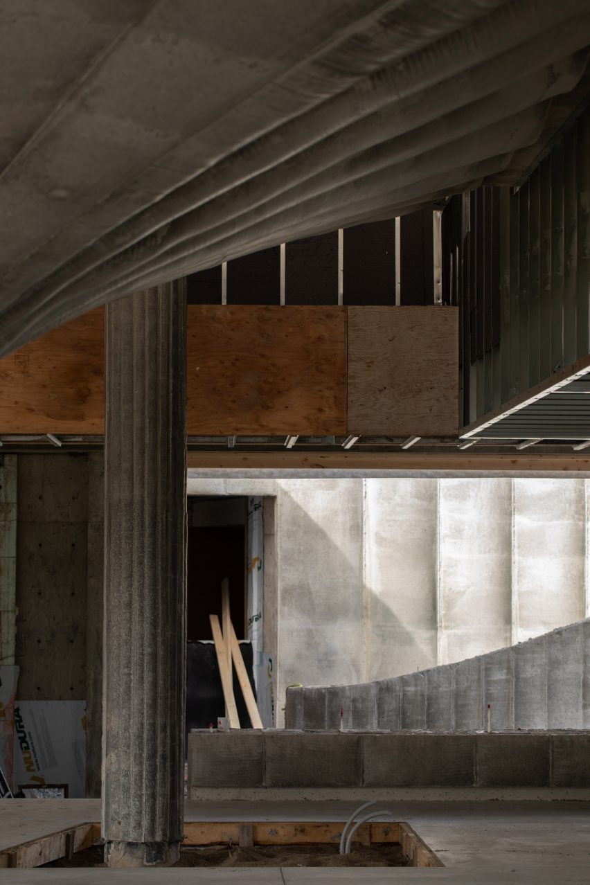 House 75.9 near Surrey in British Columbia, Canada, by Omer Arbel Office