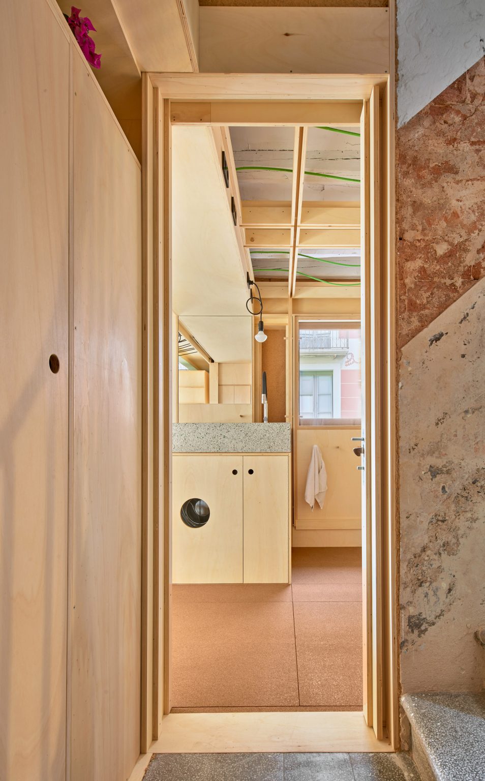 Alfondac guest apartment by Aixopluc