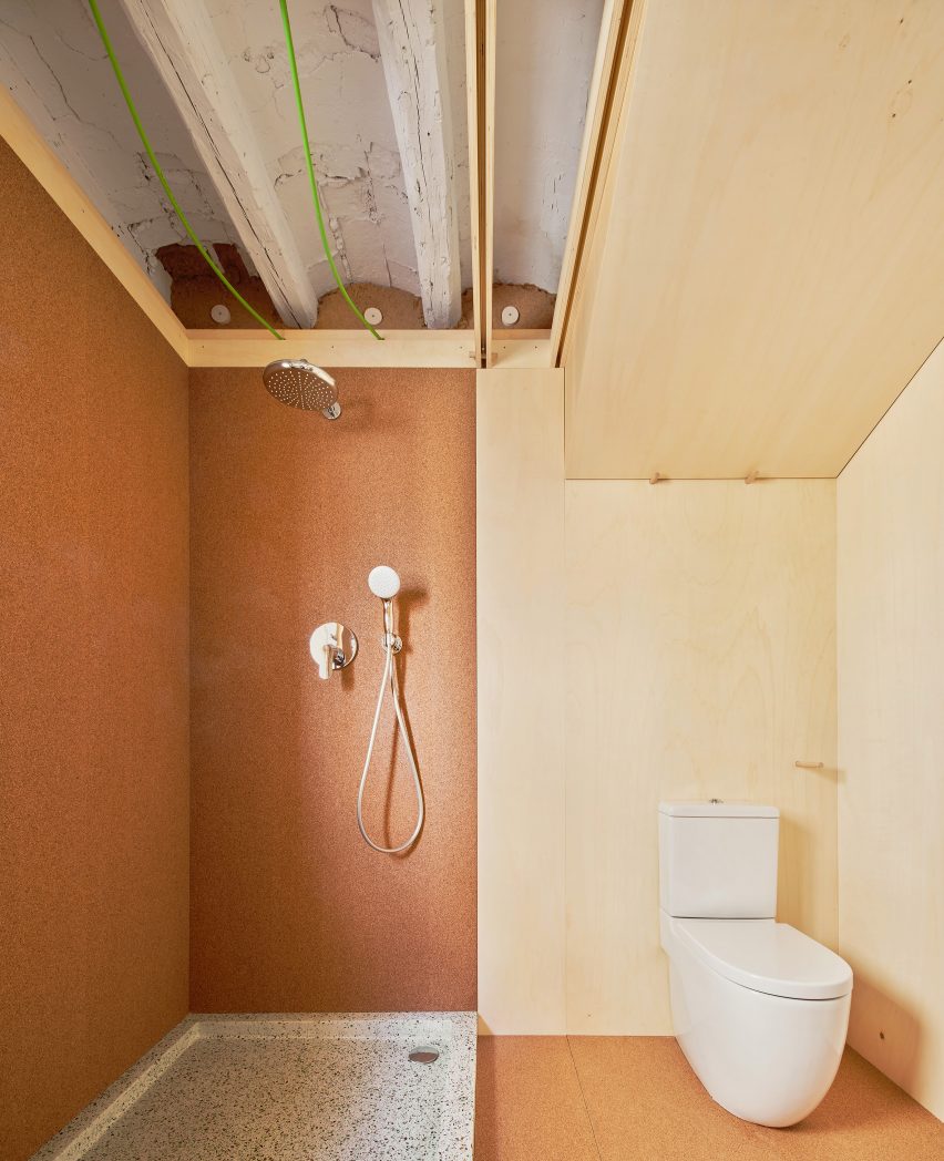 Alfondac guest apartment by Aixopluc