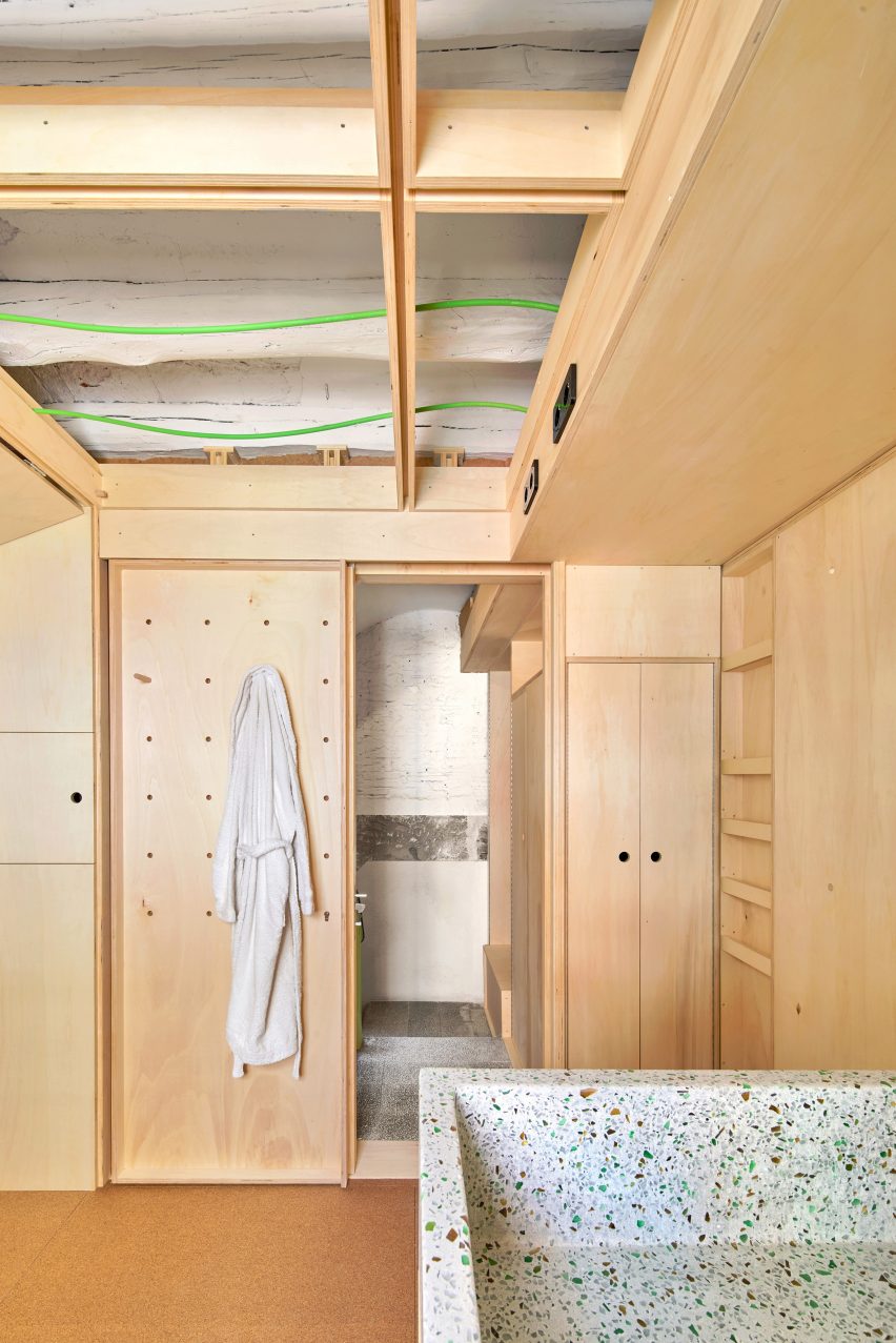 Alfondac guest apartment by Aixopluc