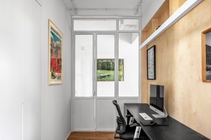 Apartment for a couple by Rust Architects