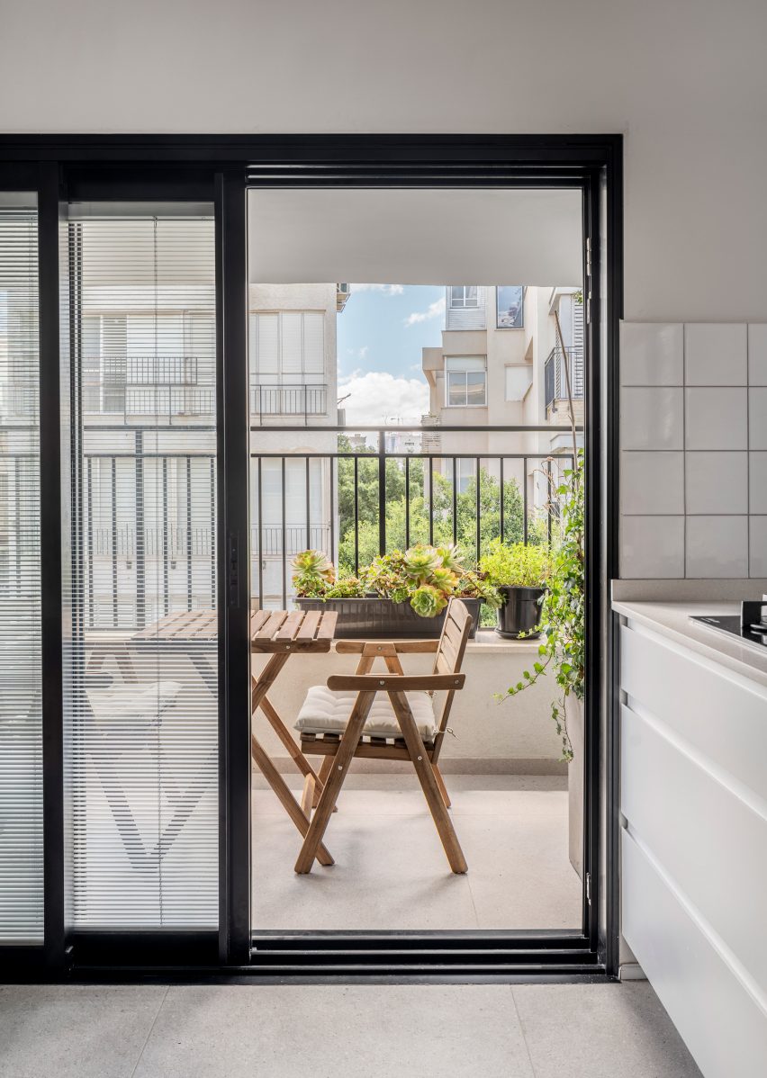 Apartment for a couple by Rust Architects