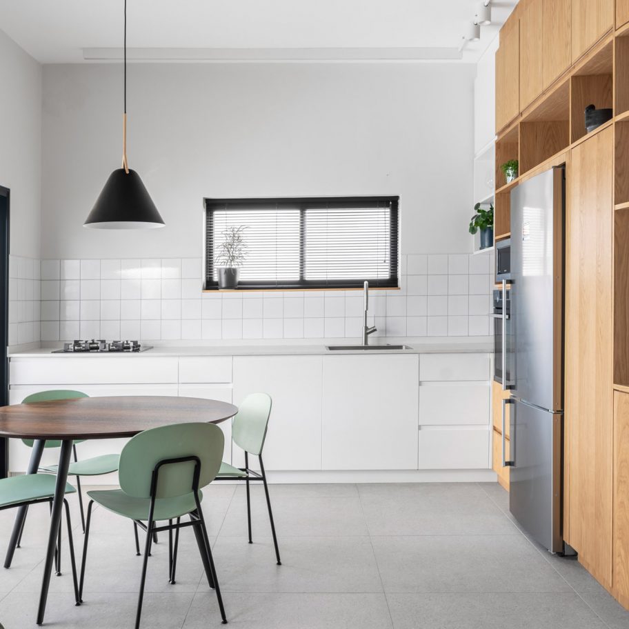 Apartment for a couple by Rust Architects