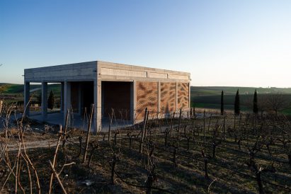 Kitrvs winery's parametric facades built using augmented bricklaying by Gramazio Kohler Research at ETH Zürich