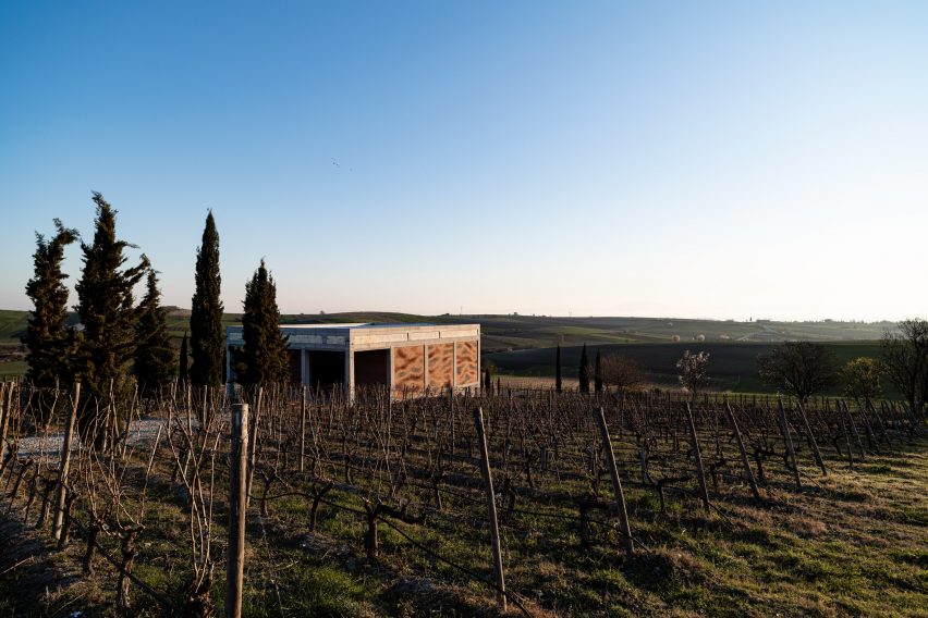 Kitrvs winery's parametric facades built using augmented bricklaying by Gramazio Kohler Research at ETH Zürich
