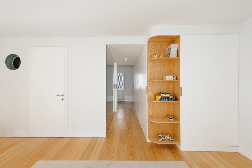 Bartolomeu Dias house designed by Aurora Arquitectos
