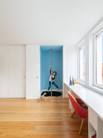 Bartolomeu Dias house designed by Aurora Arquitectos