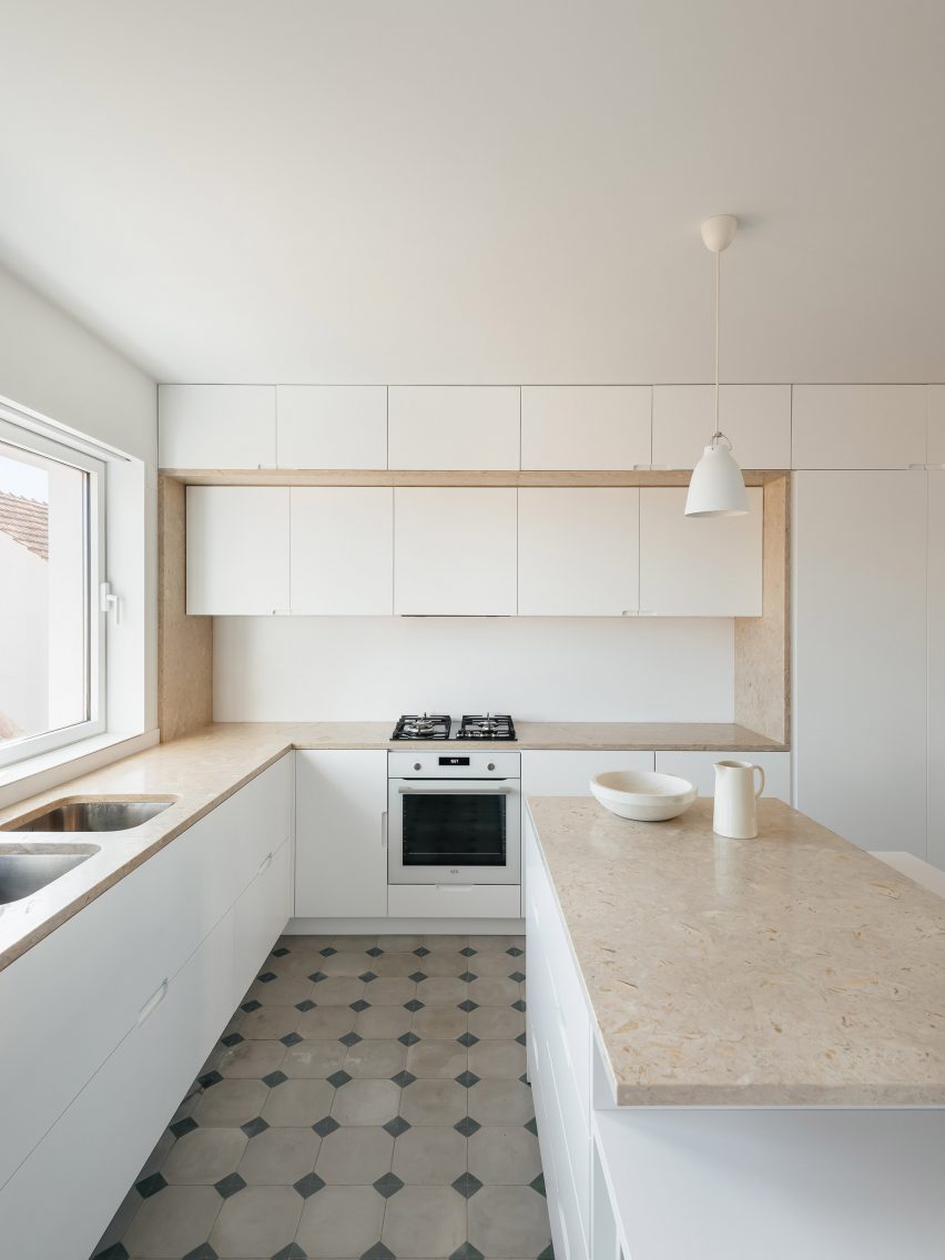 Bartolomeu Dias house designed by Aurora Arquitectos