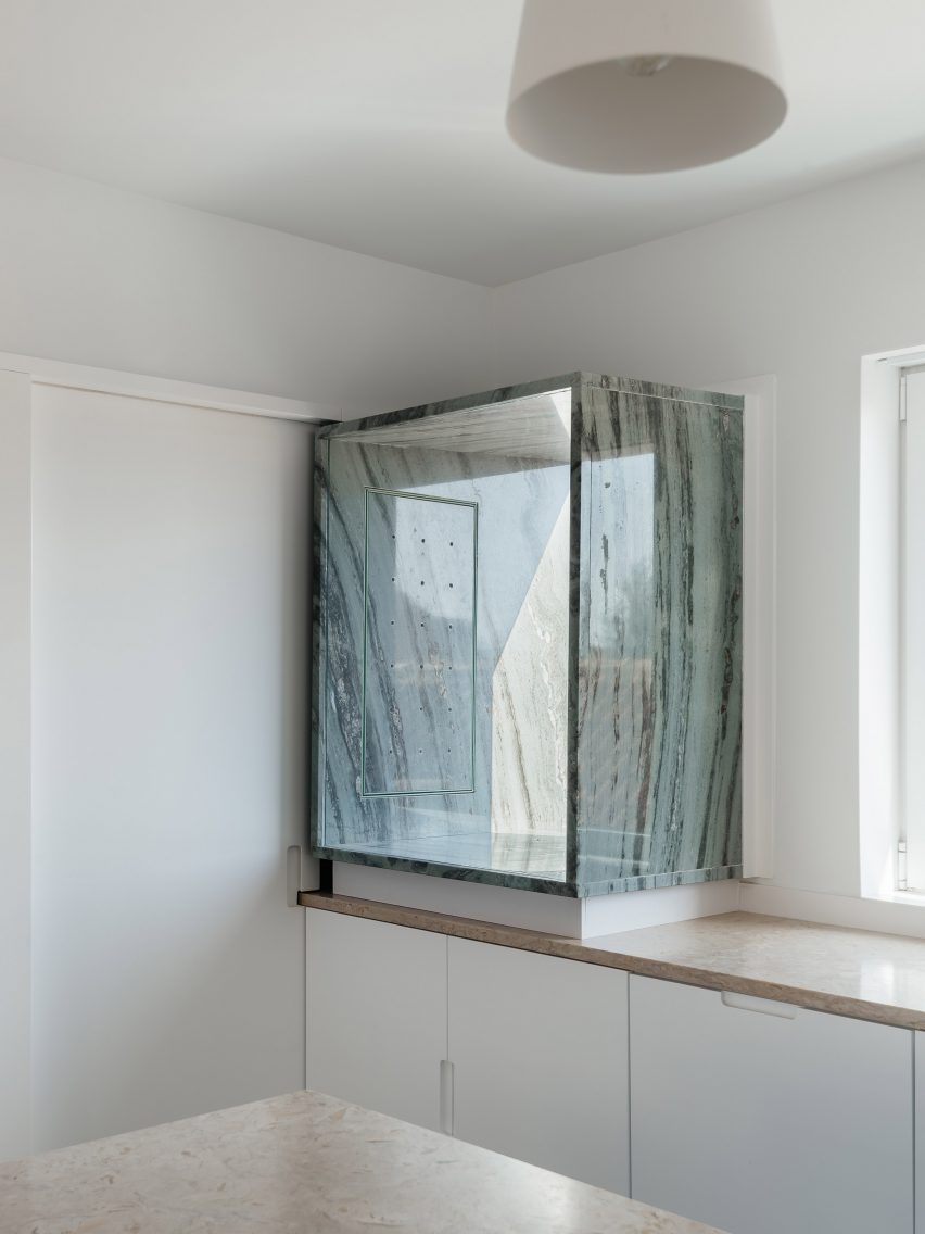 Bartolomeu Dias house designed by Aurora Arquitectos