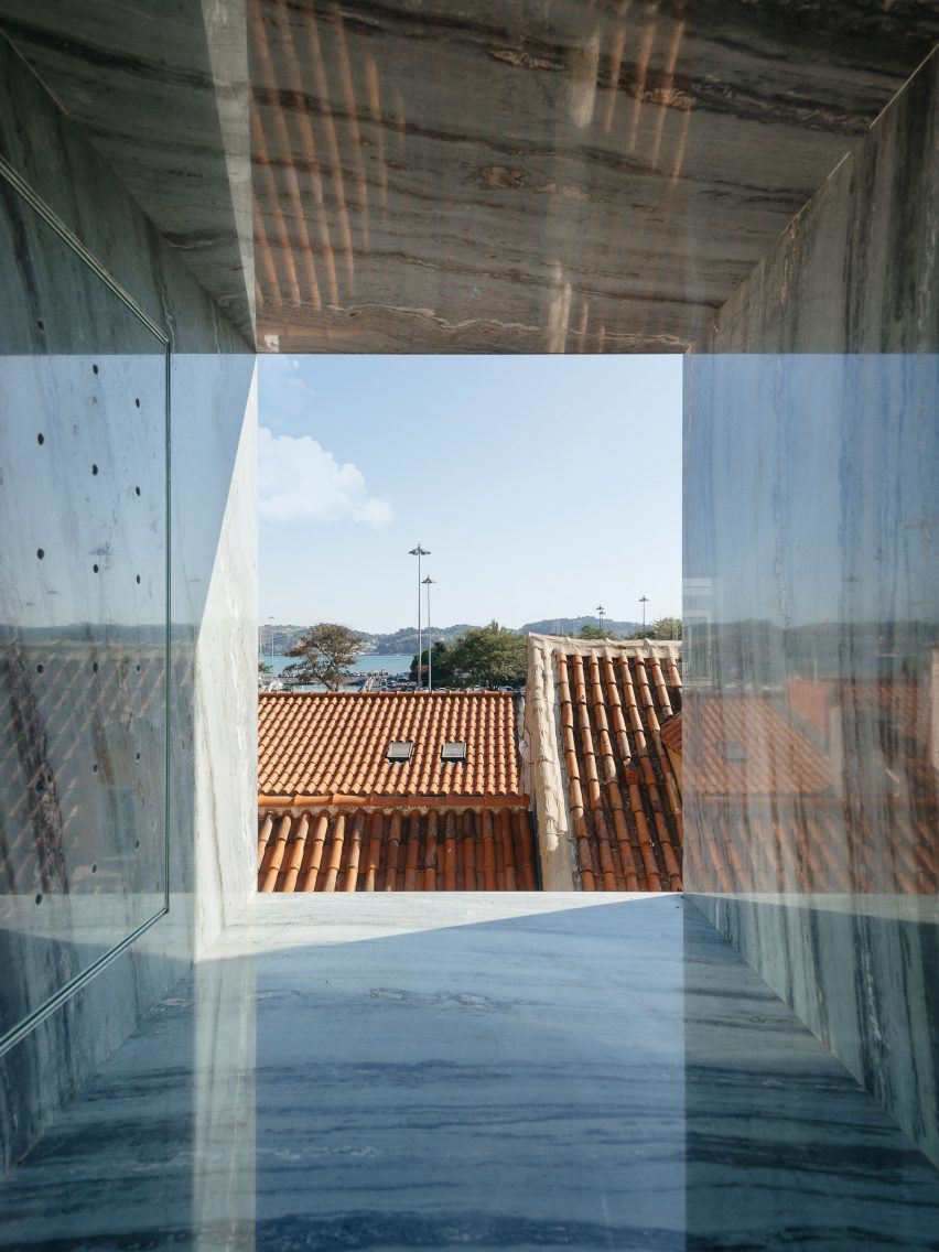 Bartolomeu Dias house designed by Aurora Arquitectos