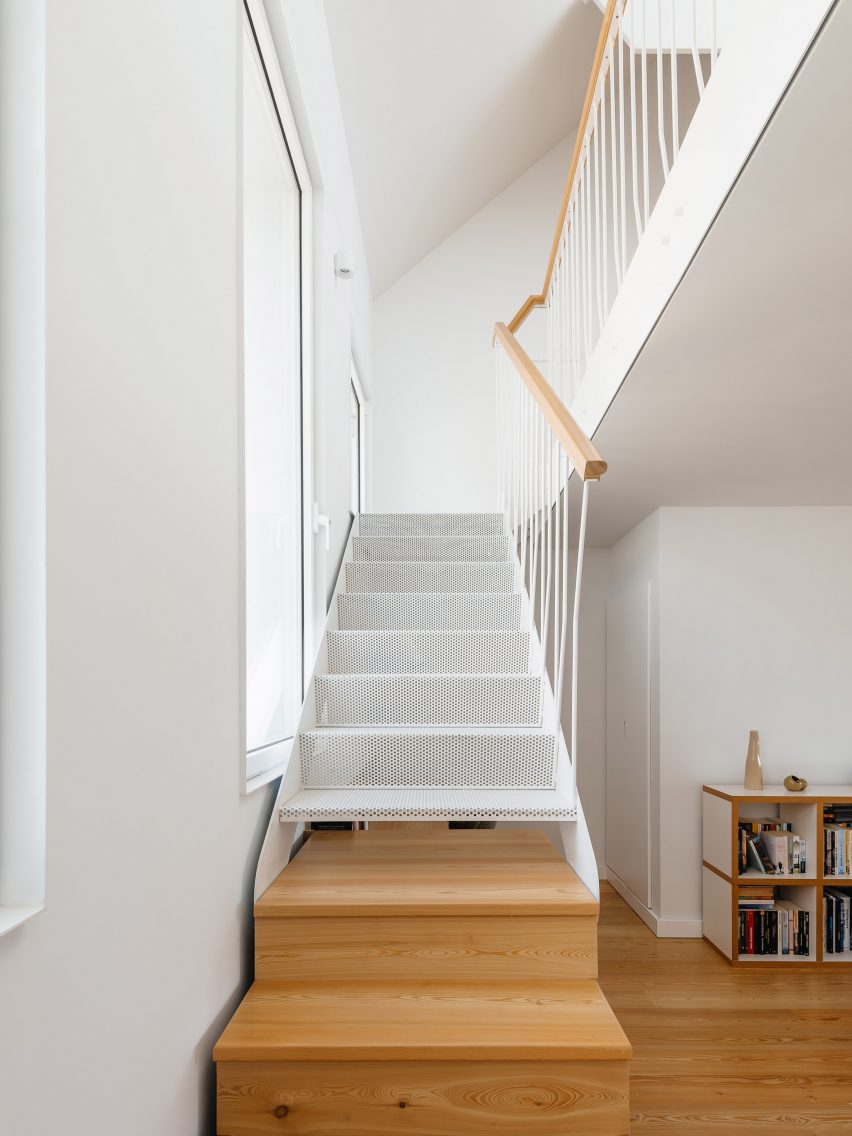 Bartolomeu Dias house designed by Aurora Arquitectos