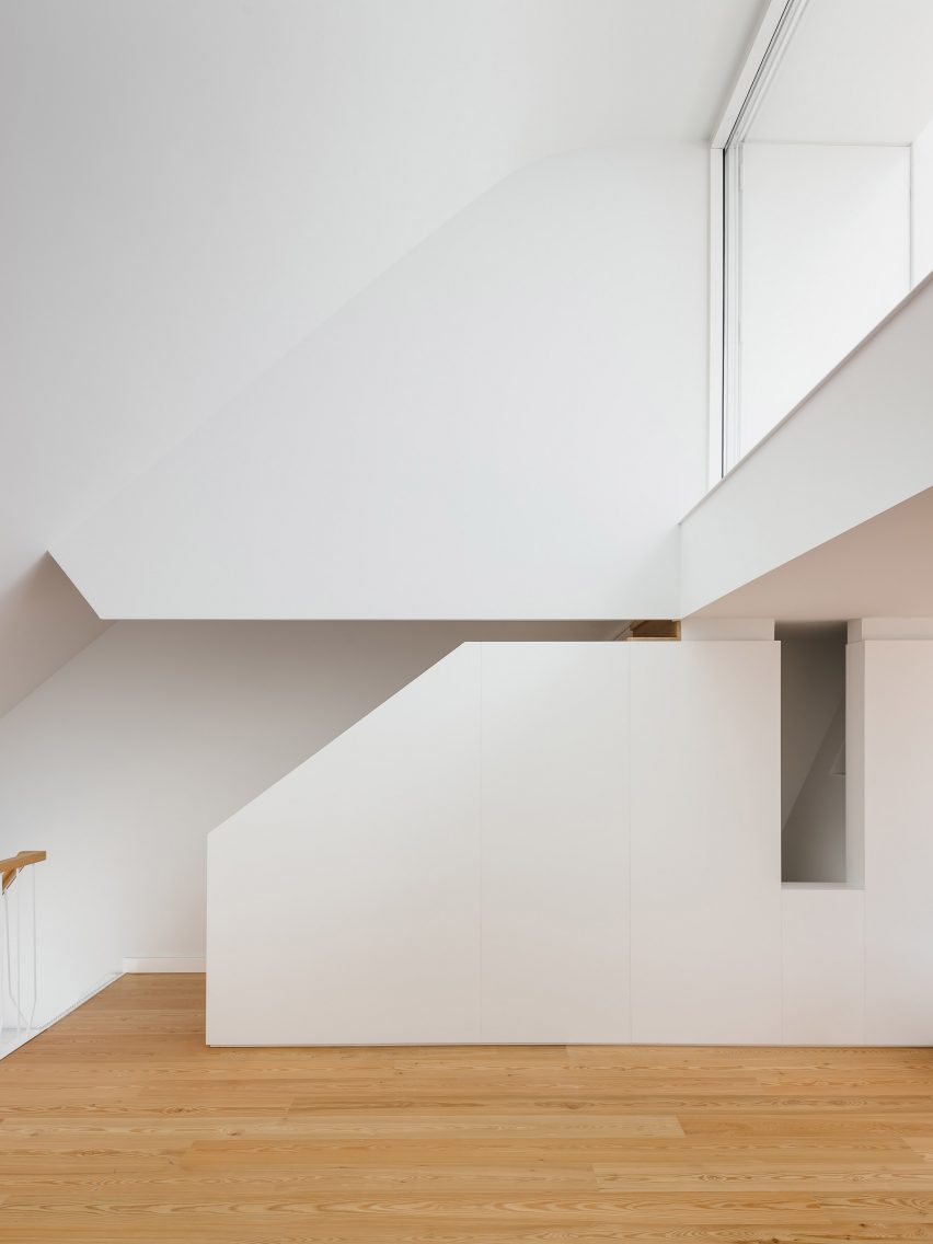 Bartolomeu Dias house designed by Aurora Arquitectos