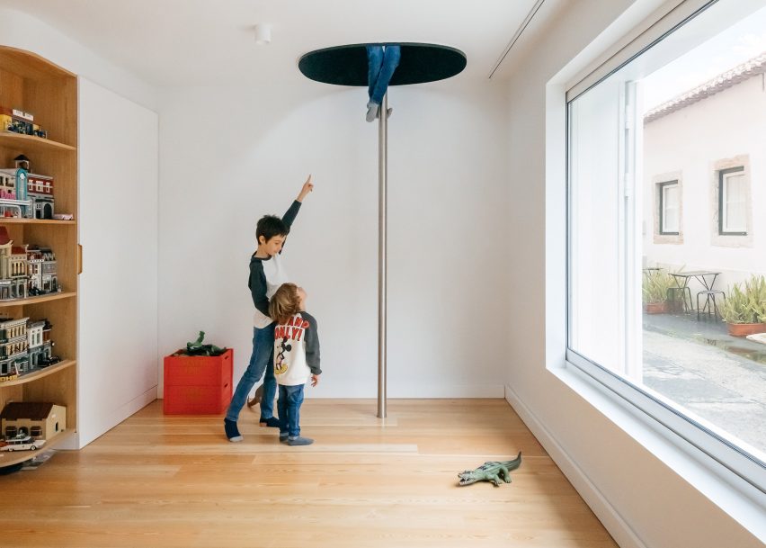 Bartolomeu Dias house designed by Aurora Arquitectos