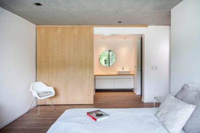Black House by V2 Arquitectos
