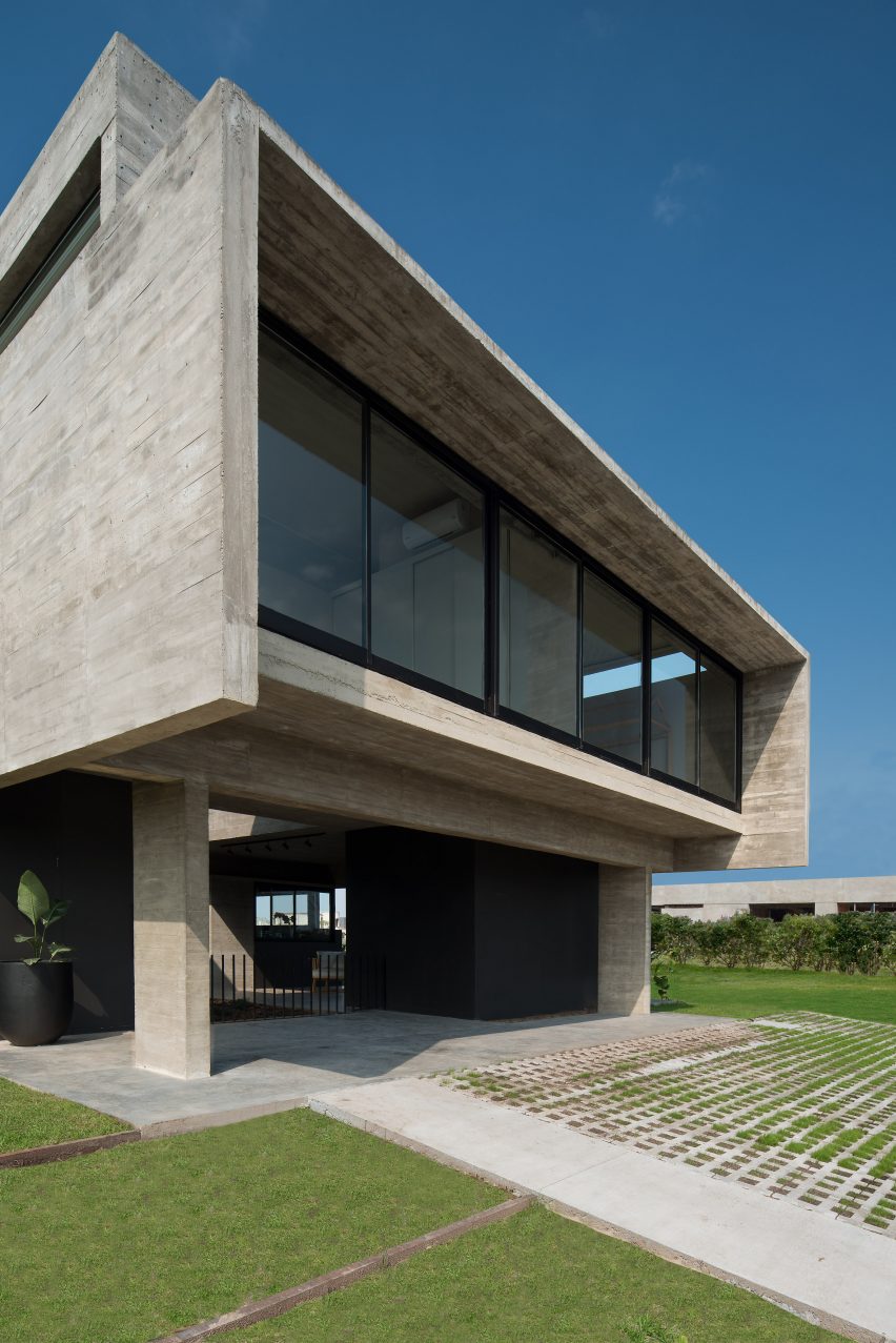 Casa Castanos by Ekaterina Kunzel and Maria Belen Garcia Bottazzini