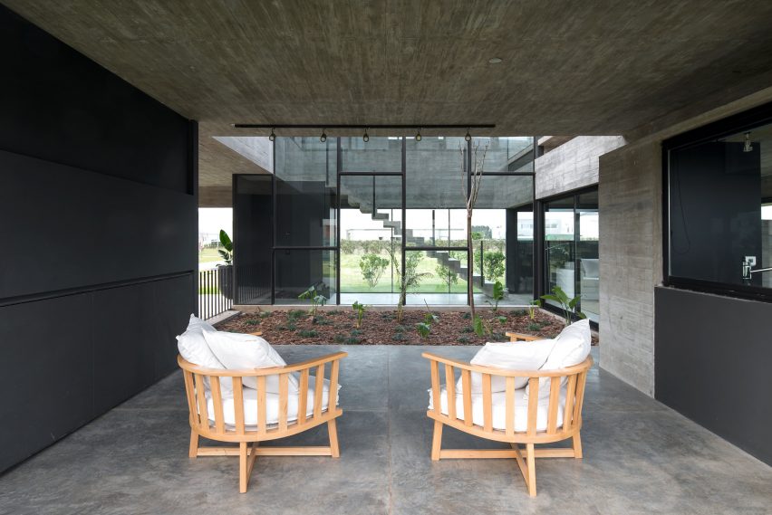Casa Castanos by Ekaterina Kunzel and Maria Belen Garcia Bottazzini