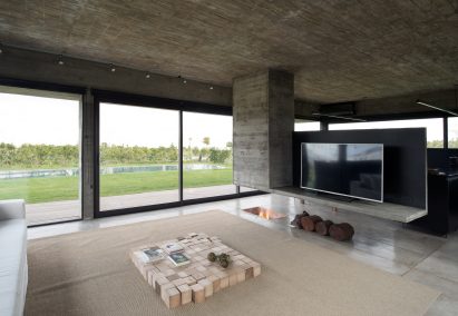 Casa Castanos by Ekaterina Kunzel and Maria Belen Garcia Bottazzini
