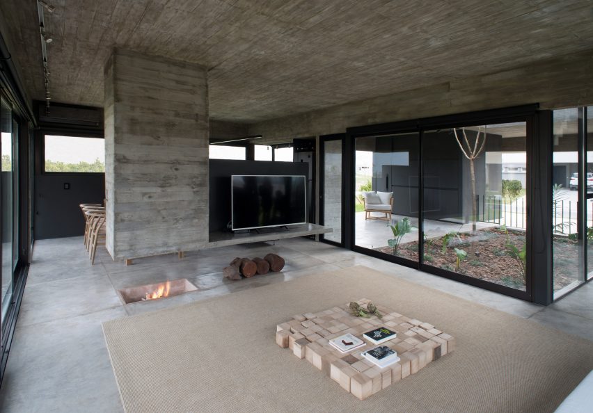 Casa Castanos by Ekaterina Kunzel and Maria Belen Garcia Bottazzini
